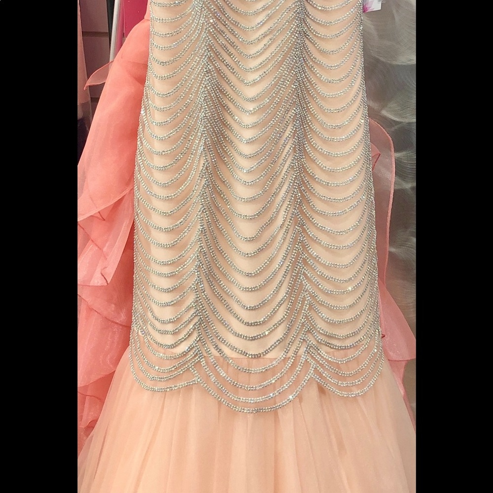 Dress - Picture 4 of 7